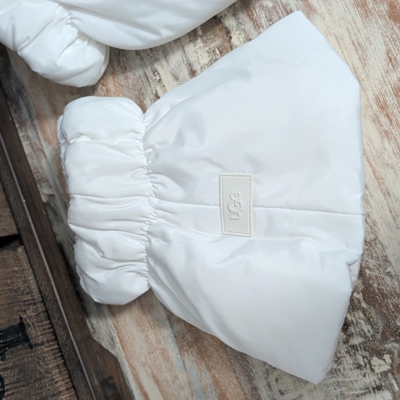 UGG Dip Puffer Waterproof Boot Covers White, New Without Tags - Picture 3 of 7